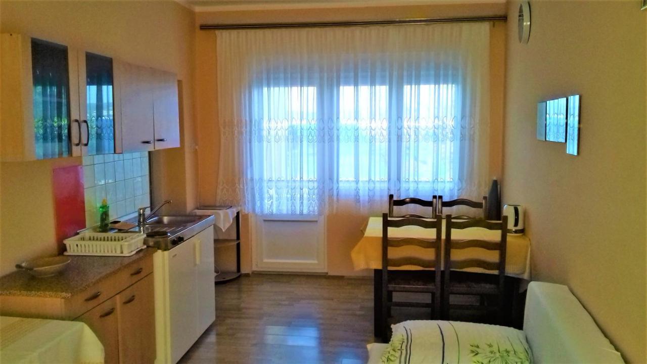 Branko Fabijanic Front Row By The Sea Apartment Selce Exterior photo